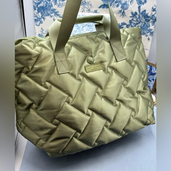 🆕 KURT GEIGER LONDON 🧿 NWOT Large Green Recycled Nylon Quilted Tote Bag - Picture 2 of 15